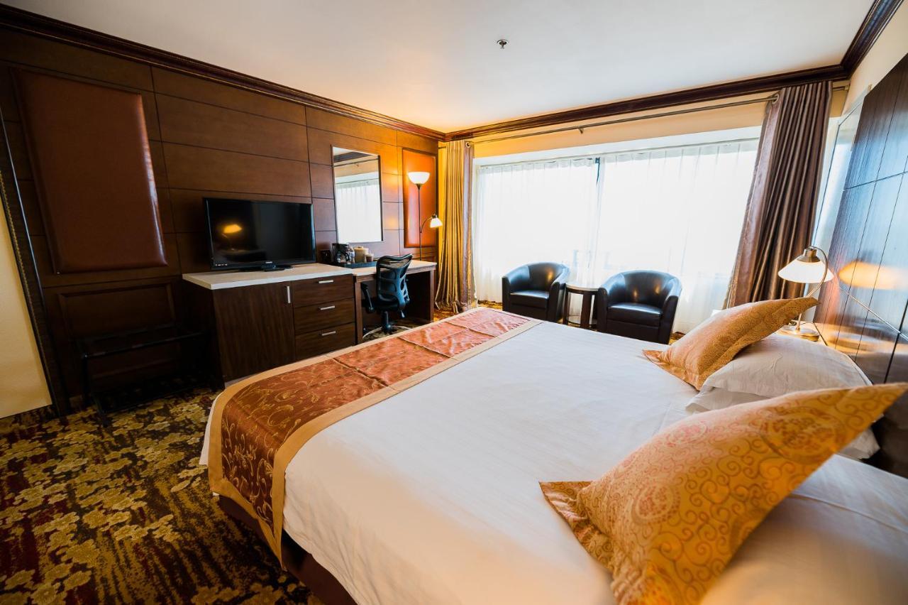 La Crystal Hotel -Los Angeles-Long Beach Area Carson Bagian luar foto