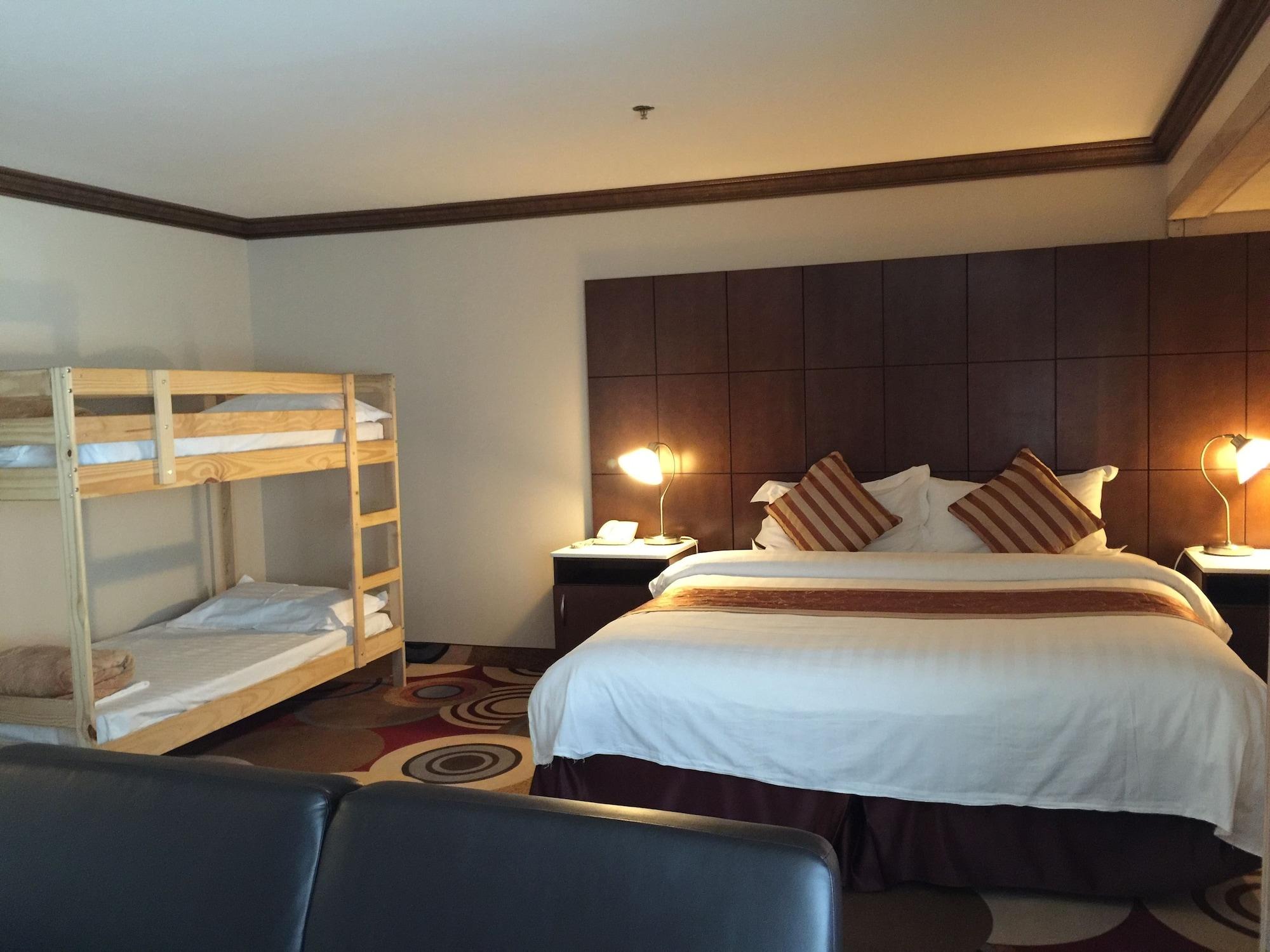 La Crystal Hotel -Los Angeles-Long Beach Area Carson Bagian luar foto