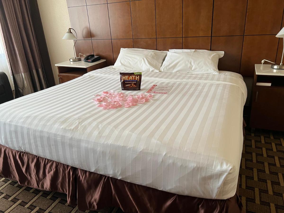 La Crystal Hotel -Los Angeles-Long Beach Area Carson Bagian luar foto