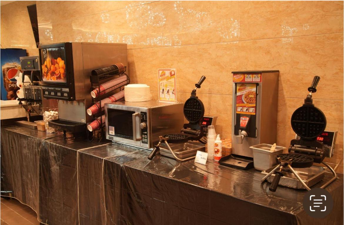 La Crystal Hotel -Los Angeles-Long Beach Area Carson Bagian luar foto