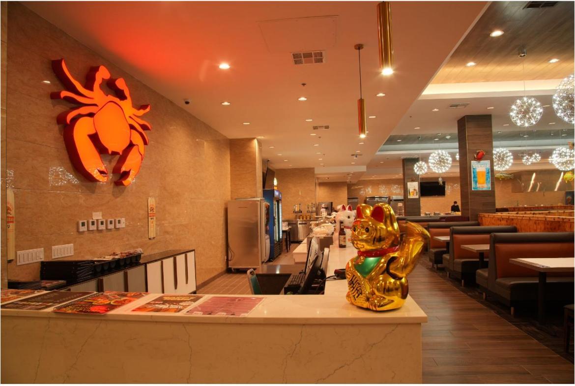 La Crystal Hotel -Los Angeles-Long Beach Area Carson Bagian luar foto