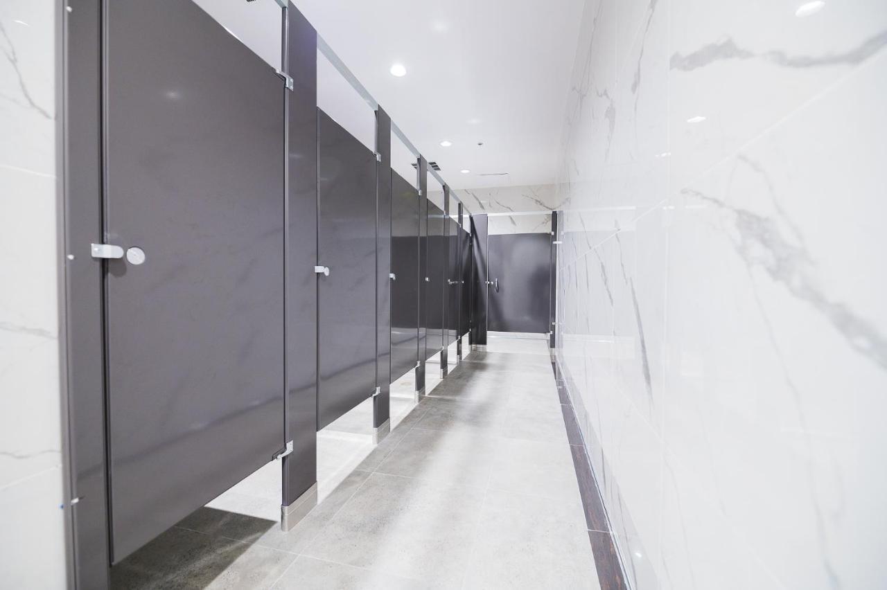 La Crystal Hotel -Los Angeles-Long Beach Area Carson Bagian luar foto